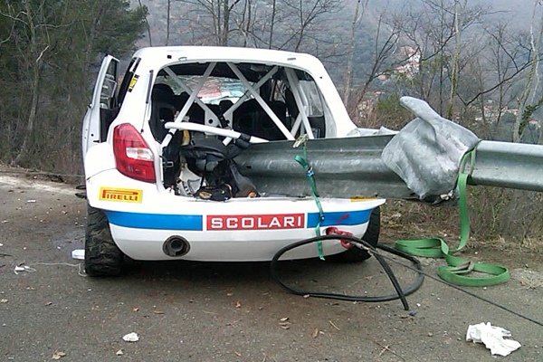 Svodidlem prošpikovaná Kubicova fabie.