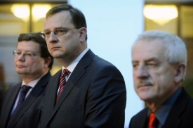 Armáda krizi nevyřeší, ale pomůže snížit její dopad, tvrdí zástupci vlády.