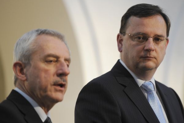 Vláda splní požadavek lékařů a přidá jim 1,5 miliardy v tarifních platech.