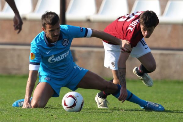 Autor obou gólů Sparty Václav Kadlec (vpravo) alias Pavel Kadeřábek.