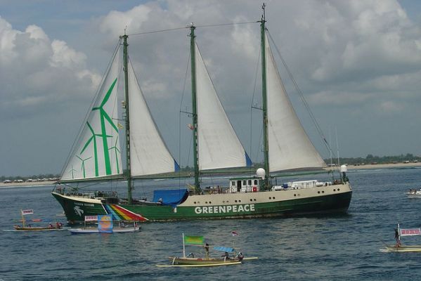 Rainbow Warrior II dosluhuje, jeho nástupce bude dostatečně ekologický.