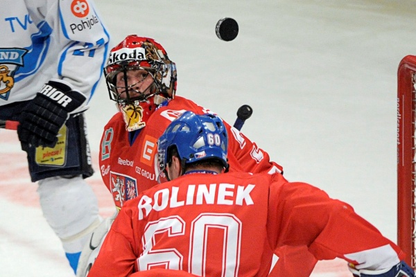 Alexander Salák předvedl několik parádních zákroků.