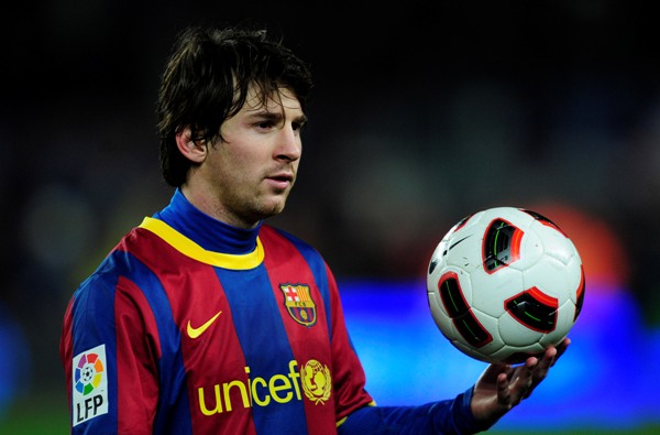 Barcelona v čele s Messim jen remizovala s Gijónem.