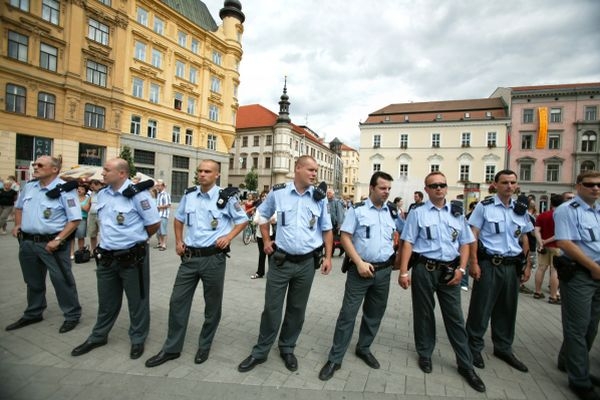 Začnou podávat výpovědi i policisté (ilustrační foto)? Začnou podávat výpovědi i policisté (ilustrační foto)?