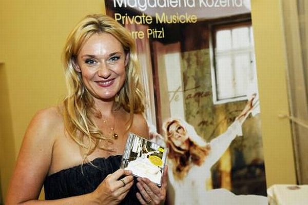 Magdalena Kožená na křtu desky.