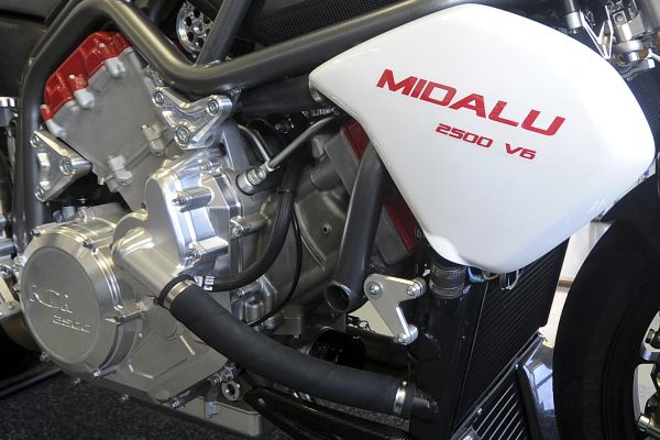 Motocykl FGR Midalu bude pohánět silný 2,5litrový motor.