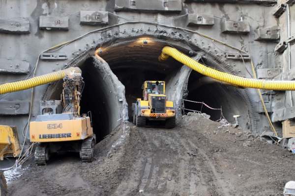 Stavba tunelu Blanka.