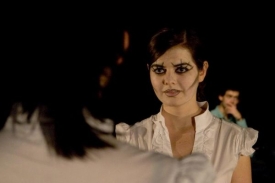 Simona Vičarová je jednou z kmenových hereček Divadla na cucky.