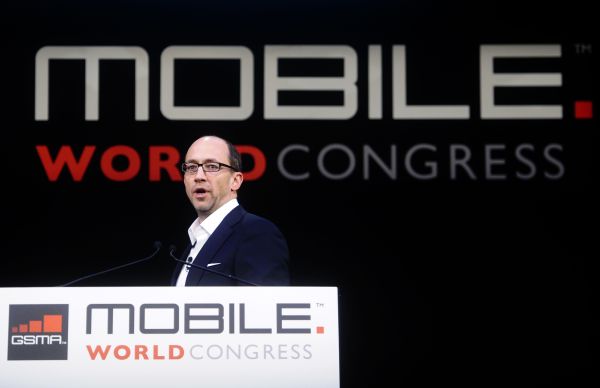 Konference Mobile World Congress se koná v Barceloně (na snímku Dick Costolo ze společnosti Twitter). Konference Mobile World Congress se koná v Barceloně (na snímku Dick Costolo ze společnosti Twitter).