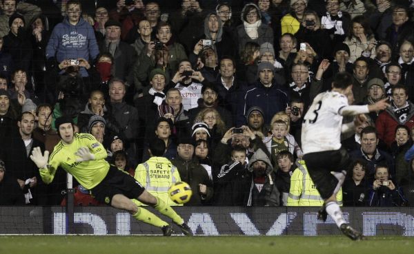 Petr Čech chytil penaltu, Chelsea nevyhrála. 