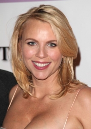 Lara Loganová.