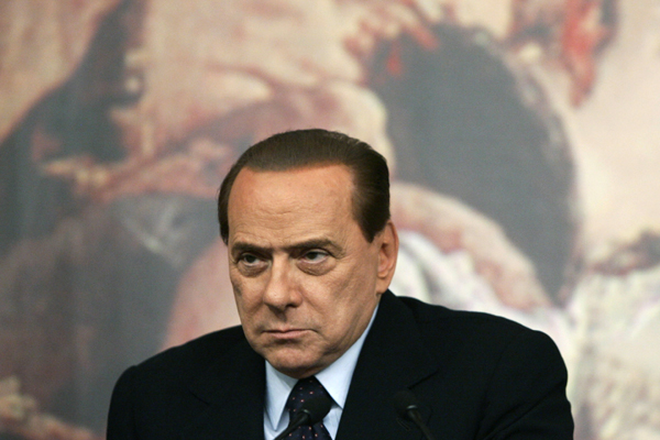 Berlusconimu teče do bot.