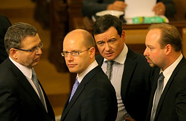 Napsat poslancům bude snazší. Jen si vybrat komu.