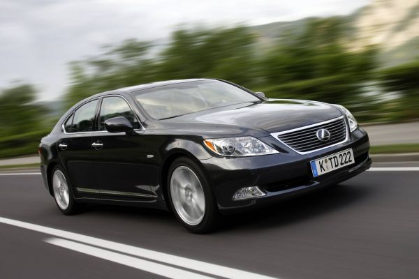 Zájmu moskevských zlodějů se vloni nejvíce těšil Lexus LS. Na snímku Lexus LS 460. 