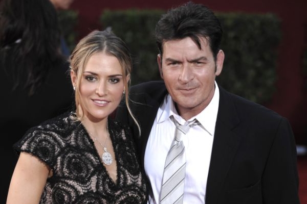 Charlie Sheen se svou třetí manželkou Brooke Muellerovou.