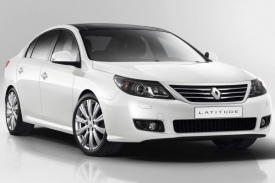 Renault Latitude je klasickým sedanem střední třídy.