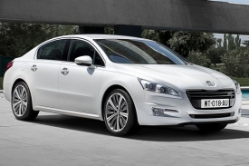 Do střední třídy vkročil Peugeot 508.