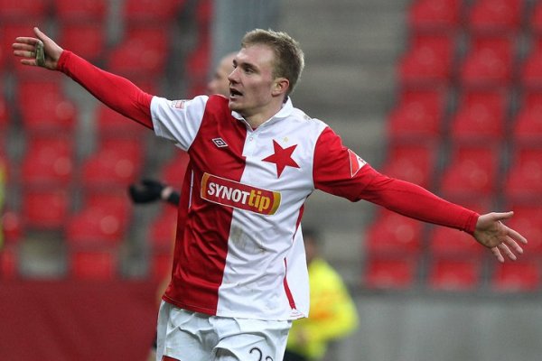 Jakub Hora se raduje z branky v síti Slovanu Bratislava.