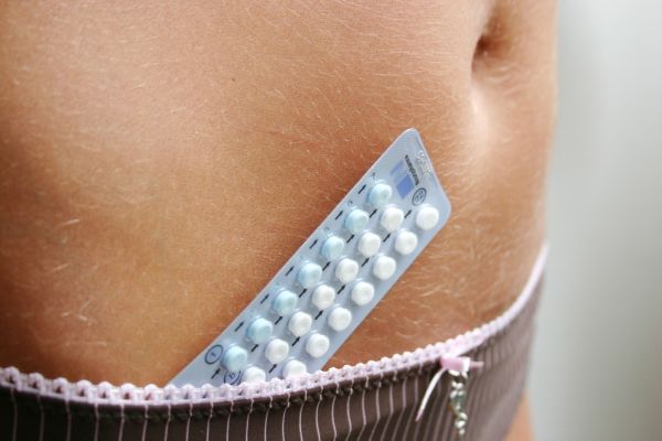 Žena by se měla o své antikoncepci více bavit se svým gynekologem. 