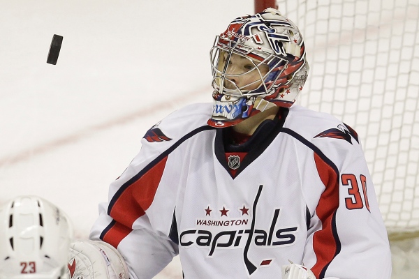 Michal Neuvirth v brance Washingtonu.