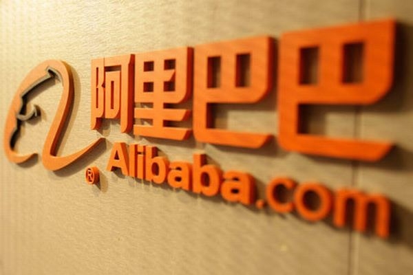 Portál Alibaba přišel o část hodnoty "díky" svým zaměstnancům.