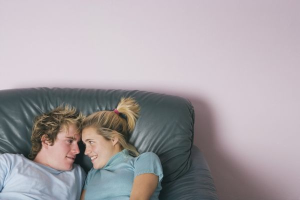 Čtyřicet procent mladých amerických párů se nemůže dohodnout, zda být věrní, či ne.