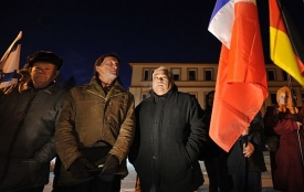 Účastníci protestu v Novém Boru.
