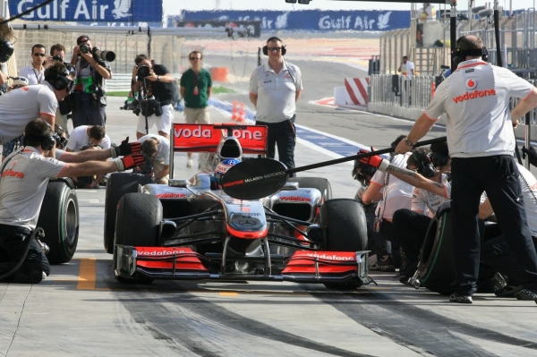 Týmy formule 1 získaly dva týdny času (ilustrační foto).