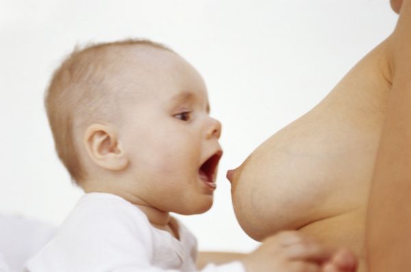Podnikatel v Británii začal prodávat zmrzlinu Baby Gaga z mateřského mléka. 