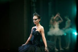 Natalie Portmanová - Černá labuť.