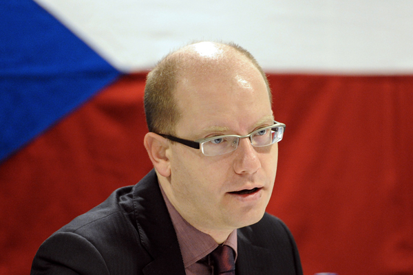 Bohuslav Sobotka (na snímku) si myslí, že Dobeš, Vondra a John nemají ve vládě co dělat.