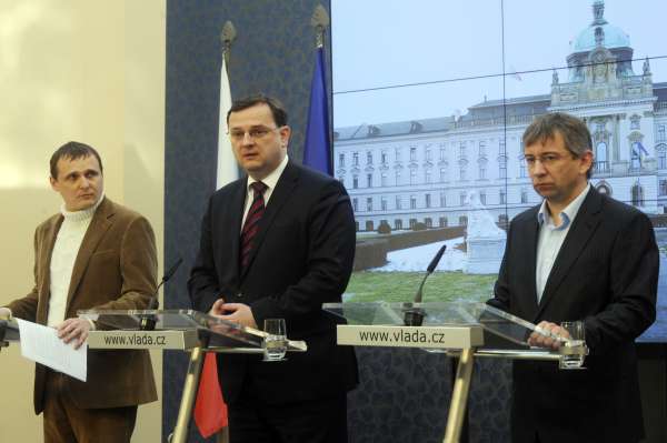 Vláda premiéra Petra Nečase citelně zvýší daně.
