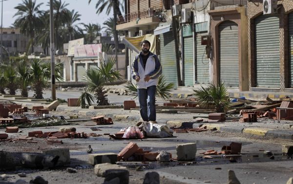 Tajoura, příměstí Tripolisu. Momentka z revoluce v Libyi.