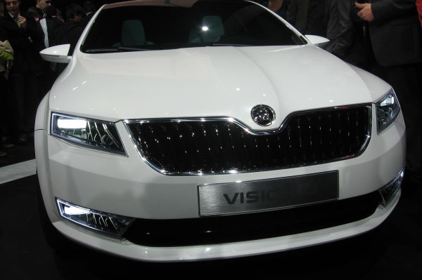 Nová tvář vozů mladoboleslavské automobilky, Vision D i s novým logem.