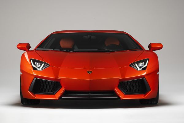 Lamborghini Aventador LP 700-4.