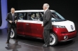 Vůz Volkswagen Bulli, Ulrich Hackenberg (vpravo) a Klaus Bischof z automobilky Volkswagen. 