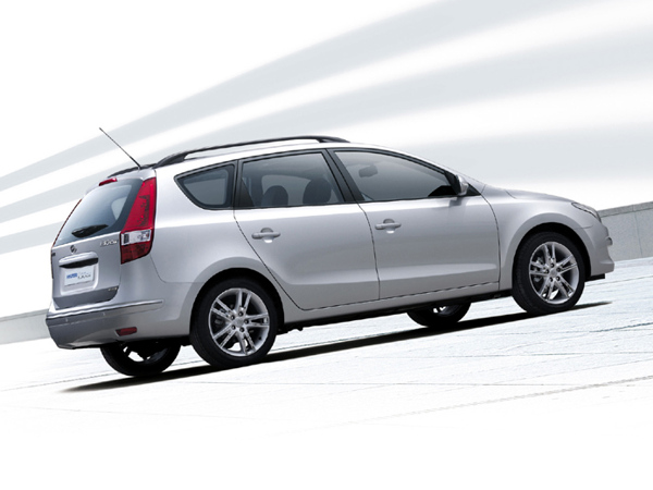Hyundai i40.