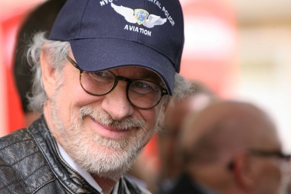 Steven Spielberg koupil práva k možnému filmovému trháku.