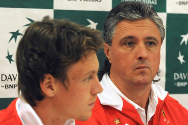 Zleva Tomáš Berdych a nehrající kapitán Jaroslav Navrátil.