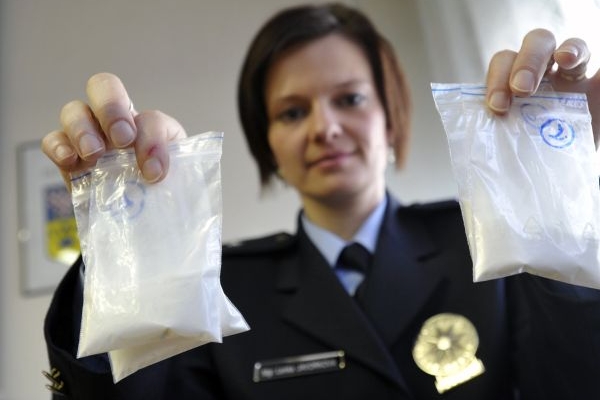 Policie obvinila dvanáct lidí, mezi nimi i pražského zastupitele za ČSSD. Policie obvinila dvanáct lidí, mezi nimi i pražského zastupitele za ČSSD.