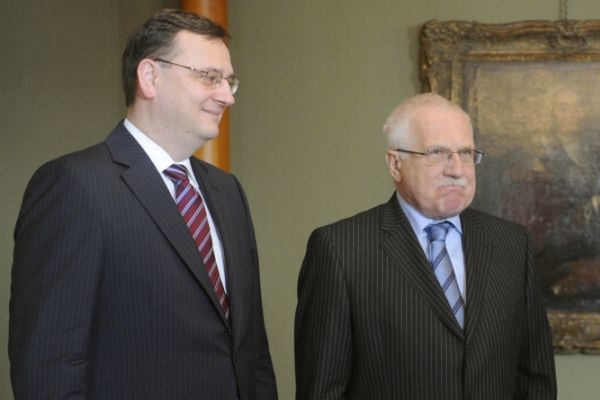 Prezidentovu kritiku premiér odmítá. Prezidentovu kritiku premiér odmítá.