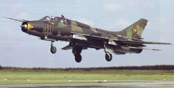 Kaddáfí disponuje i stroji Su-22. Na snímku letoun bývalé armády NDR. Kaddáfí disponuje i stroji Su-22. Na snímku letoun bývalé armády NDR.