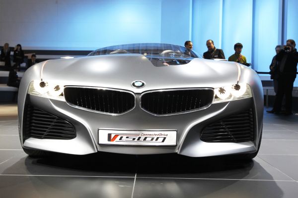 Jedním ze zajímavých konceptů je na ženevském autosalonu dvoumístný roadster BMW Vision ConnectedDrive.