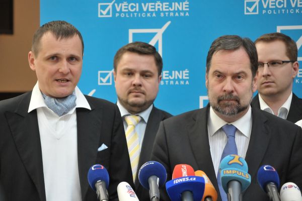 Vít Bárta, Martin Vacek, předseda VV Radek John a poslanec Radim Vysloužil. 