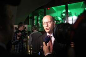 Bohuslav Sobotka žádná jména on-line deníku TÝDEN.CZ neřekl.