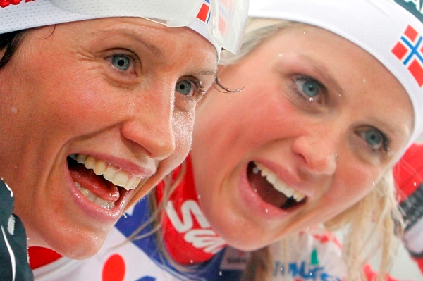 Therese Johaugová (vpravo) a Marit Björgenová.