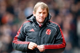 Kenny Dalglish varoval Fergusona.
