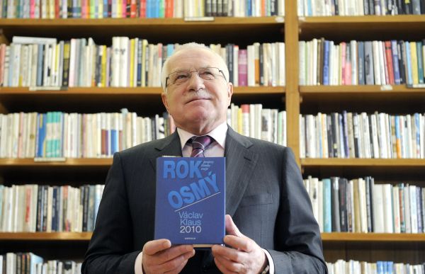 Václav Klaus bilancoval osmý rok svého prezidentského působení. Vydal k tomu  i obligátní knihu.