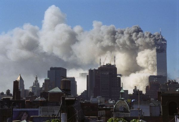 Bezmála deset let po teroristickém útoku na New York ze září 2001 se objevily dosud neznámé záběry hořícího Světového obchodního střediska (ilustrační foto).