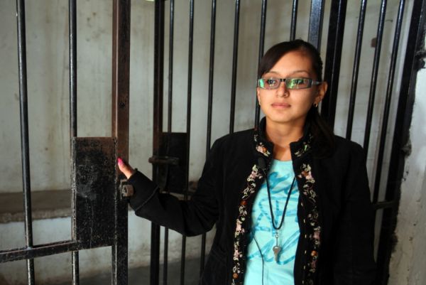Marisol Vallesová neustála hrozby gangsterů. Marisol Vallesová neustála hrozby gangsterů.